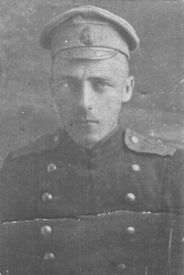 Велимир Хлебников в армии. 1916 г. (Фото из архива Е. Спасского)